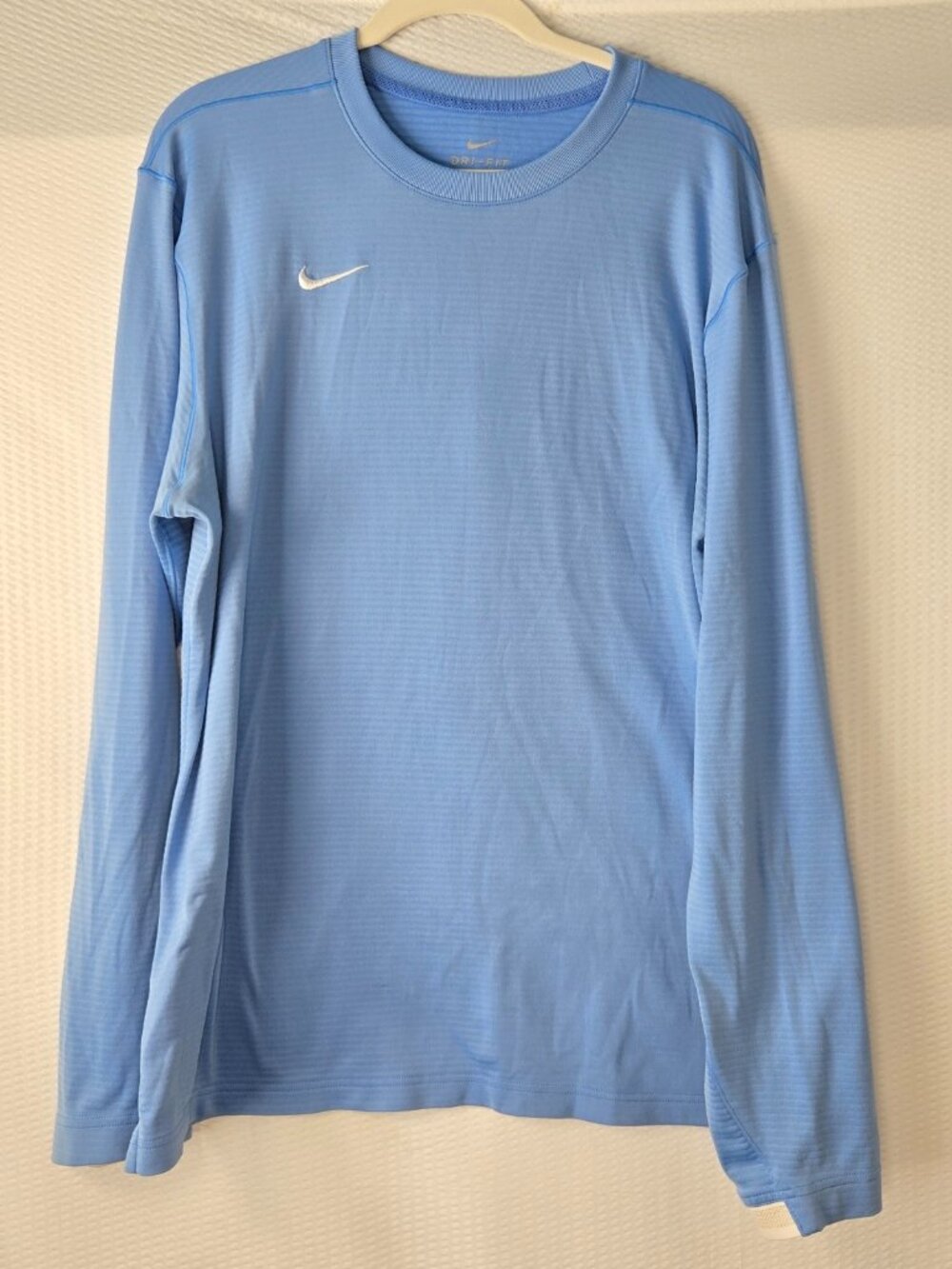 Nike Men’s Dri-FIT Light Blue Team Player Long-Sleeve Crew Shirt Size Large